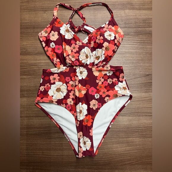 Cup she cut out floral swimsuit - Picture 4 of 7